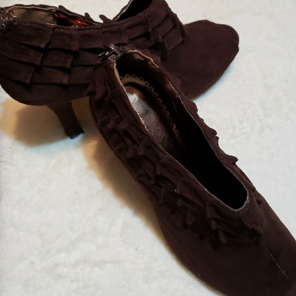 Attention Size 7 - Picture 3 of 5